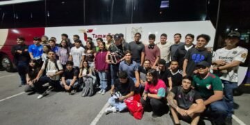 Chicos de Nix-Lab salen con destino al Torneo Mexicano de Robótica