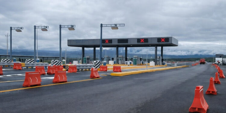 Alistan rampa de seguridad en caseta Rumbo Nuevo; obra depende de liberación de terreno