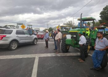 Manifestantes dan tregua a turistas