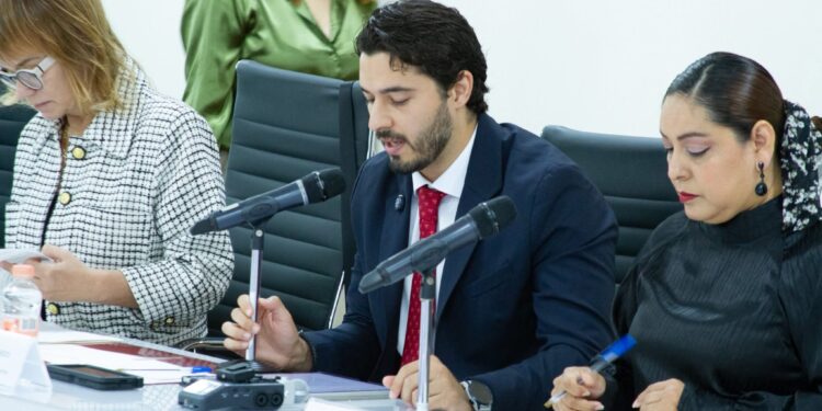 Comparece Gerardo Illoldi en el Congreso de Tamaulipas destacando programas de empleo