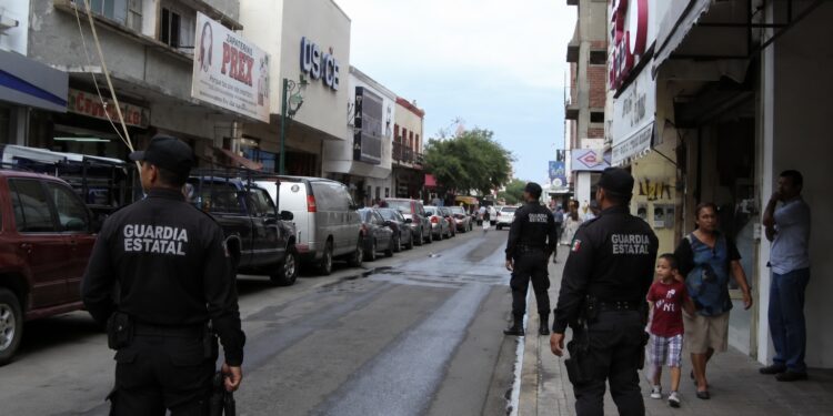 Refuerzan seguridad en comercios de Victoria tras reportes de robos