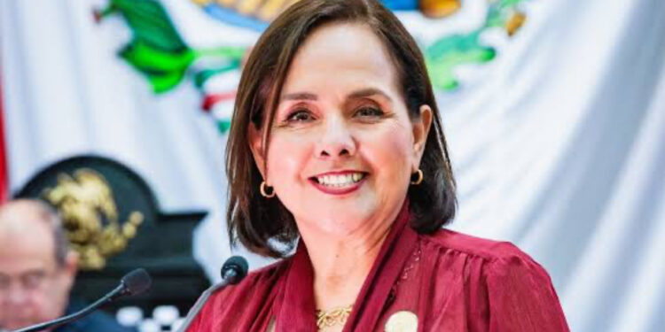 Yuriria Iturbe asegura que escuelas no son guarderías tras polémica por cambios al calendario escolar