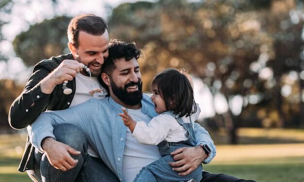 Proponen en Tamaulipas facilitar registro de hijos a parejas del mismo sexo