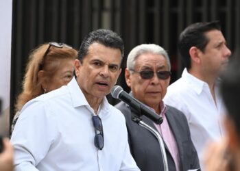“Compromiso cumplido”: Lalo Gattás entrega pavimentación en la colonia Magisterial