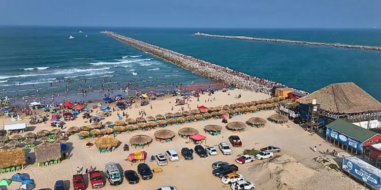 Turismo en Tamaulipas crece 26% durante vacaciones de verano; Playa Miramar se acerca al millón de visitantes