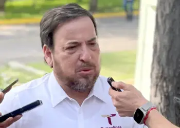 Tamaulipas consultará a 55 mil maestros antes de definir reglas para celulares en escuelas